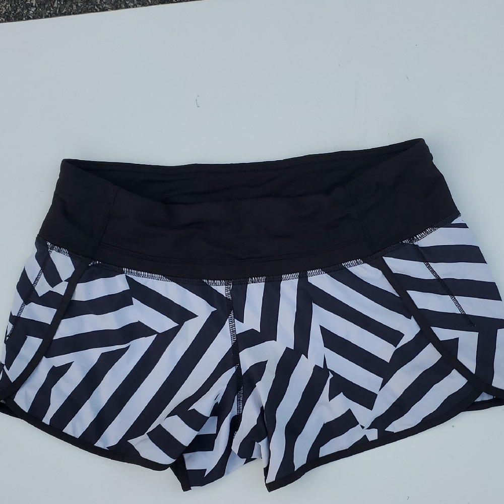 Lululemon Speed Shorts Which Way Sway Size 6